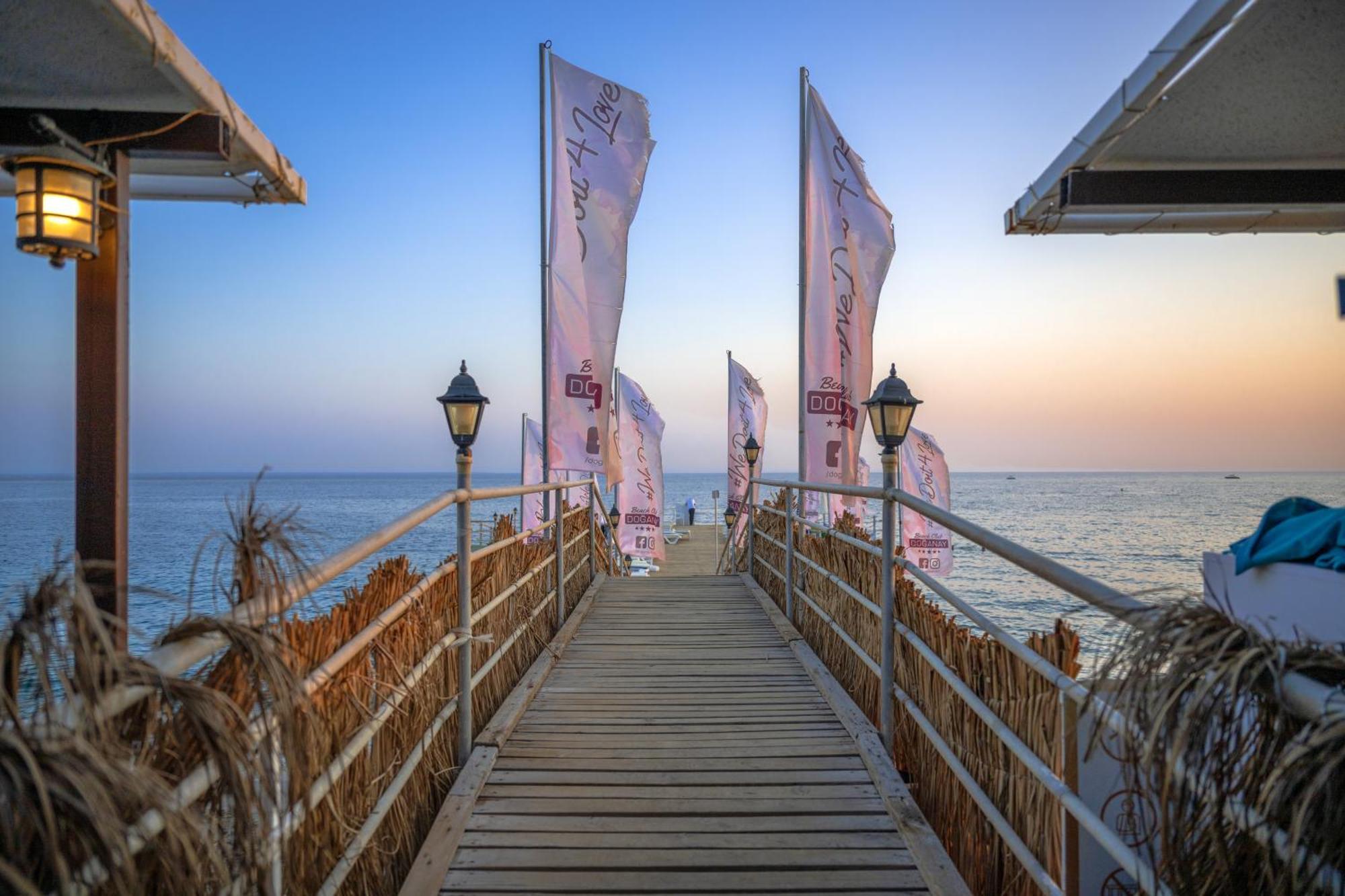 Beach Club Doganay Hotel 코나키 외부 사진
